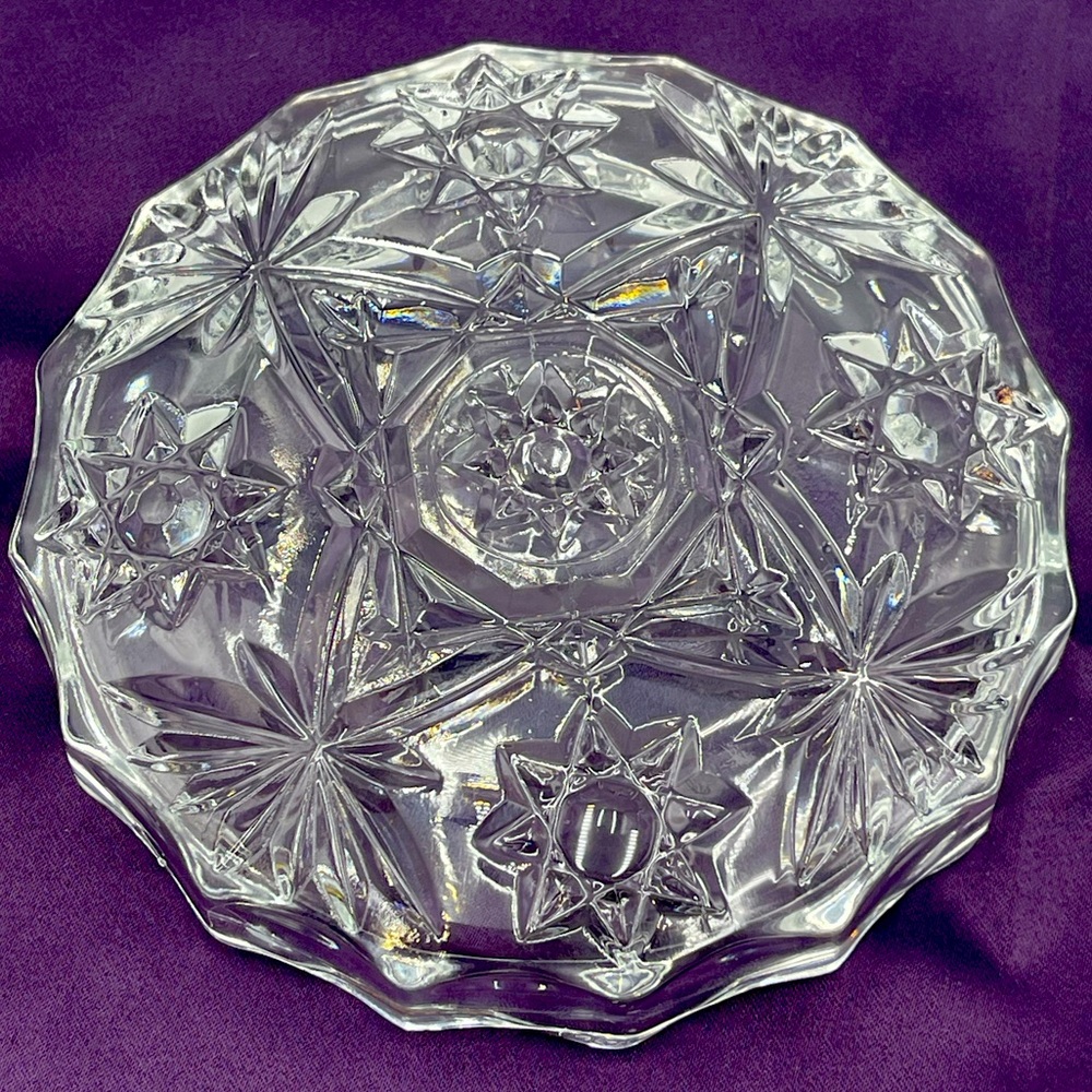 Anchor Hocking “Prescut” Crystal Trinket Box w/ Brass Grape Cluster Accent Lid - Picture 7 of 16